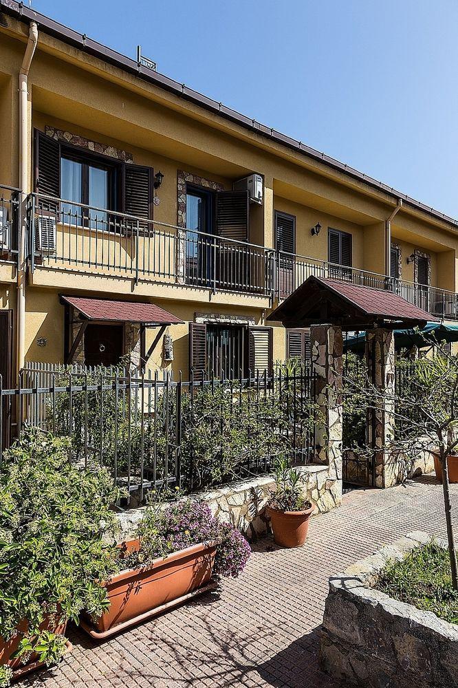 Marina D'aspra Bed & Breakfast 2*