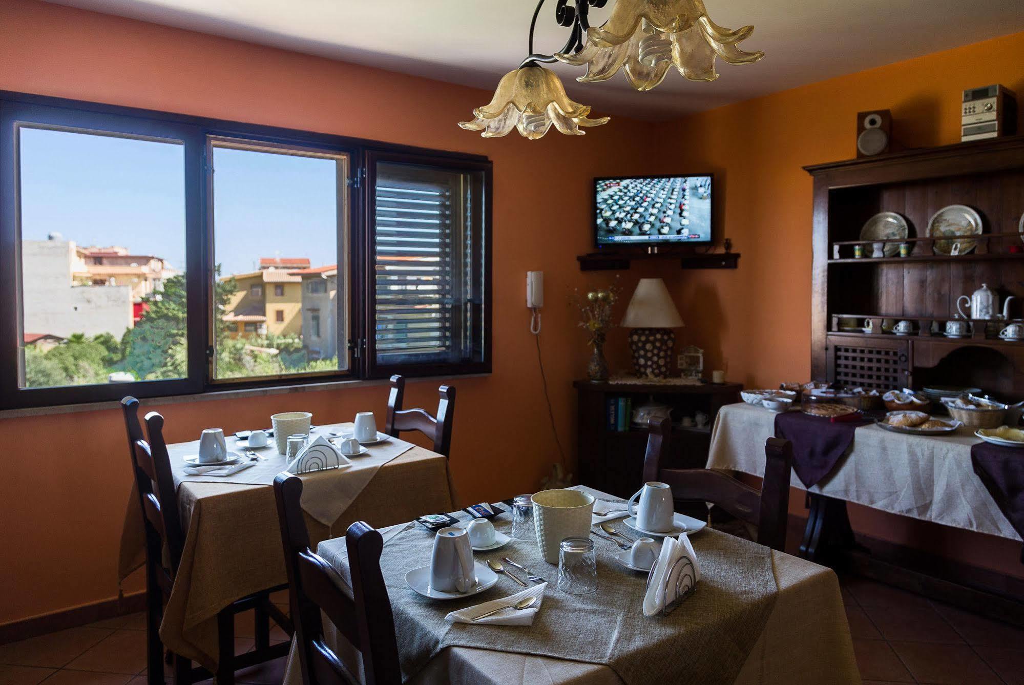 Couette-café Marina D'aspra 2*